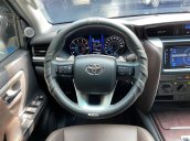 Bán xe Toyota Fortuner màu đen, siêu sang, xe cực mới, 7.000km, có trả góp