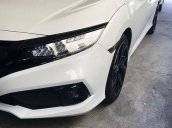 Cần bán xe Honda Civic RS sản xuất 2019, màu trắng, xe nhập 