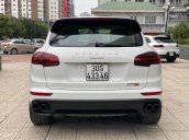 Porsche Cayenne sản xuất 2015 đklđ 2016 trắng nội thất kem