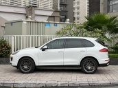 Cần bán lại xe Porsche Cayenne năm sản xuất 2017, màu trắng