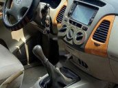 Cần bán Toyota Innova năm 2011, nhập khẩu nguyên chiếc còn mới