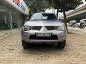 Xe Mitsubishi Triton sản xuất năm 2013, màu bạc, xe nhập 