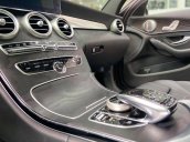 Cần bán lại xe Mercedes C300 năm 2015 còn mới