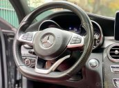 Cần bán gấp Mercedes C300 AMG đen nội thất đỏ, năm sản xuất 2016