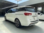 Bán Kia Sedona 2.2 DATH 2018, máy dầu bản full màu trắng xe cực đẹp bao test