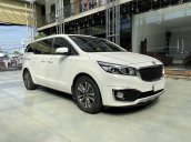 Bán Kia Sedona 2.2 DATH 2018, máy dầu bản full màu trắng xe cực đẹp bao test