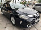 Cần bán lại xe Toyota Camry 2.0E sản xuất năm 2017, màu đen còn mới