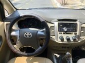 Cần bán lại xe Toyota Innova 2.0 E năm sản xuất 2014, màu bạc, giá 405tr