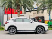 Bán ô tô Mazda CX 5 sản xuất 2018, màu trắng, đi có 30000km