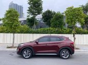 Bán nhanh chiếc Hyundai Tucson sản xuất 2018 full xăng, màu đỏ