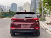 Bán nhanh chiếc Hyundai Tucson sản xuất 2018 full xăng, màu đỏ