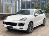 Bán nhanh giá ưu đãi chiếc Porsche Cayenne màu trắng, đời 2016