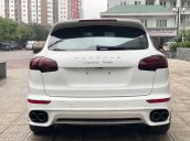 Bán nhanh giá ưu đãi chiếc Porsche Cayenne màu trắng, đời 2016