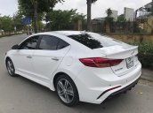 Xe Hyundai Elantra sản xuất năm 2018, màu trắng