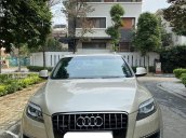 Bán Audi Q7 năm 2012, màu vàng cát