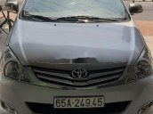 Cần bán lại xe Toyota Innova sản xuất 2009, màu bạc 