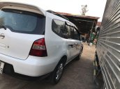 Cần bán Nissan Grand livina đời 2011, màu trắng, nhập khẩu 