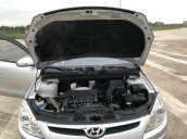 Xe Hyundai i30 đời 2009, màu bạc, xe nhập còn mới