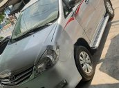 Cần bán lại xe Toyota Innova sản xuất 2009, màu bạc 