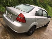 Cần bán gấp Daewoo Gentra năm sản xuất 2010, màu bạc