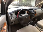 Cần bán xe Toyota Innova đời 2011, màu bạc chính chủ