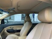 Bán Kia Sedona 2.2 ATH đời 2018, màu trắng chính chủ, giá chỉ 925 triệu