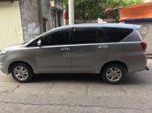 Cần bán Toyota Innova 2017, màu bạc xe gia đình, 430 triệu