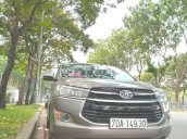 Bán xe Toyota Innova đời 2018, màu xám 