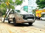 Bán xe Toyota Innova đời 2018, màu xám 