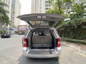 Cần bán xe Kia Carnival đời 2009, màu bạc, nhập khẩu, giá 290tr