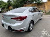 Bán xe Hyundai Elantra 2019, màu bạc, giá tốt