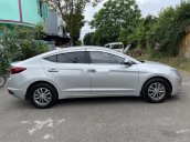 Bán xe Hyundai Elantra 2019, màu bạc, giá tốt