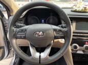 Bán xe Hyundai Elantra 2019, màu bạc, giá tốt