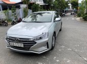 Bán xe Hyundai Elantra 2019, màu bạc, giá tốt