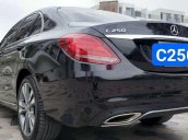 Cần bán lại xe Mercedes C class năm sản xuất 2018, màu đen còn mới