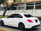 Bán Mercedes C300 AMG năm 2019, màu trắng