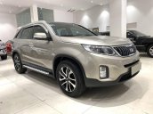 Cần bán Kia Sorento năm sản xuất 2018, màu vàng cát, còn mới