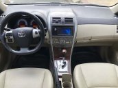 Cần bán lại xe Toyota Corolla Altis 2.0V năm sản xuất 2011, màu đen, giá tốt