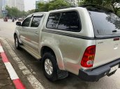 Bán ô tô Toyota Hilux đời 2010, màu bạc chính chủ