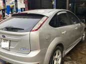 Cần bán Ford Focus 2009, màu bạc còn mới