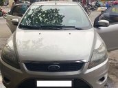 Cần bán Ford Focus 2009, màu bạc còn mới