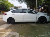 Cần bán lại xe Kia Cerato 1.6 MT năm sản xuất 2017, màu trắng còn mới, giá chỉ 445 triệu