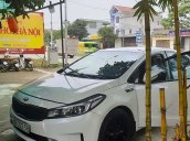 Cần bán lại xe Kia Cerato 1.6 MT năm sản xuất 2017, màu trắng còn mới, giá chỉ 445 triệu