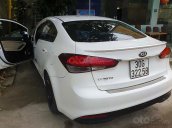 Cần bán lại xe Kia Cerato 1.6 MT năm sản xuất 2017, màu trắng còn mới, giá chỉ 445 triệu