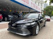 Cần bán Toyota Camry 2.5Q sản xuất 2019, màu đen, nhập khẩu còn mới