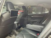Cần bán Toyota Camry 2.5Q sản xuất 2019, màu đen, nhập khẩu còn mới
