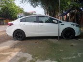 Chính chủ cần bán lại xe Kia Cerato 1.6 MT năm sản xuất 2017, màu trắng còn mới, giá chỉ 445 triệu
