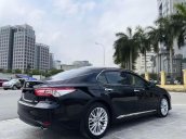 Cần bán gấp Toyota Camry 2.5Q sản xuất 2019, màu đen, xe nhập