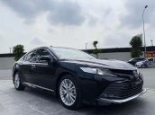 Cần bán gấp Toyota Camry 2.5Q sản xuất 2019, màu đen, xe nhập