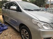 Cần bán xe Toyota Innova năm 2016 còn mới